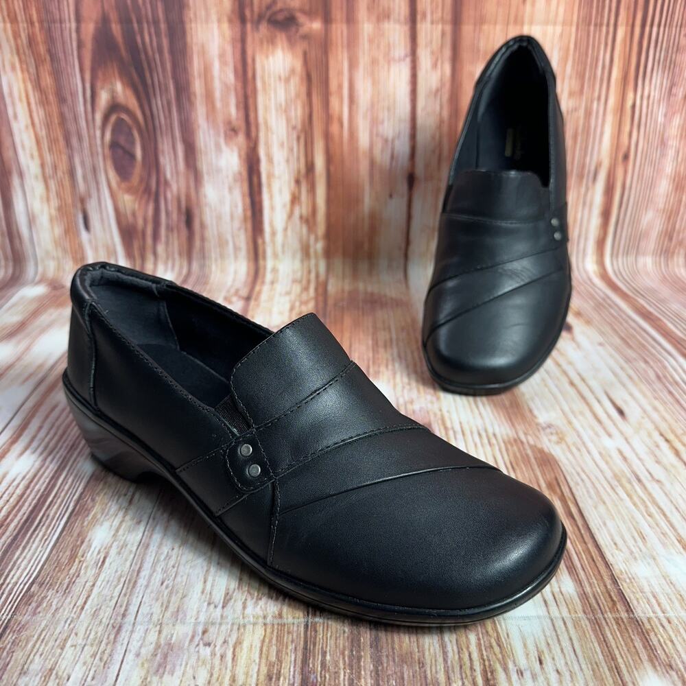 Clarks MAY MARIGOLD Size 8 Wide Black Leather Loafers Low Wedge Heel Shoes 8W